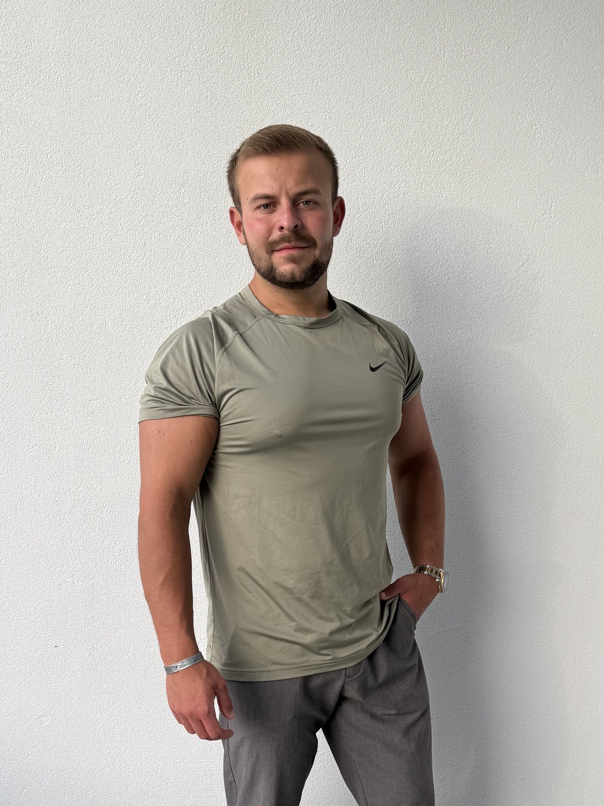 Falsch: T-Shirt / Hoodie