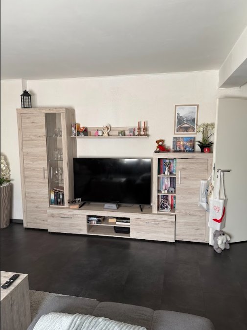 Richtig: Wohnzimmer / neutraler Hintergrund